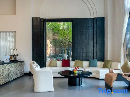 Yujian City Resort Hotel (Guiyang Poly Phoenix Bay Zaojiao Well Subway Station)