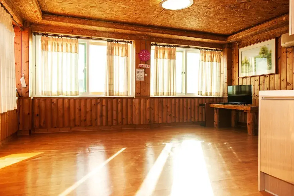 Sunrise Pension