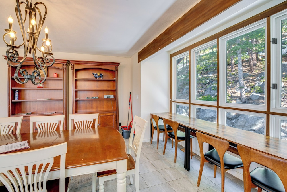 Scenic Home w/ Sauna - 7 Mi to Heavenly Mountain!