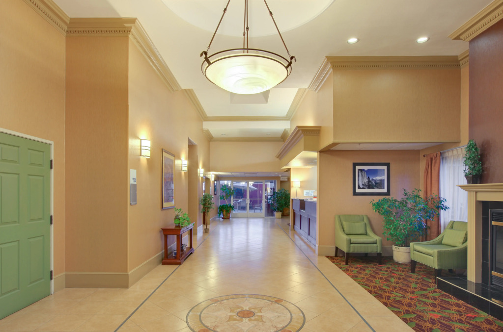 Holiday Inn Express Oakdale by IHG