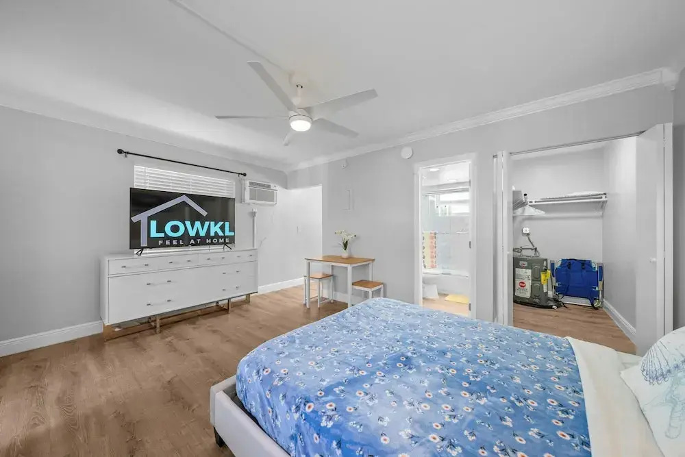 Riverbend Apartments by Lowkl