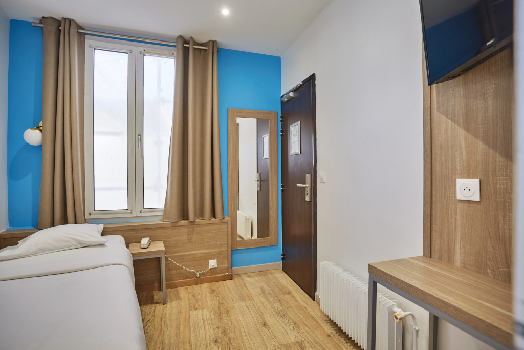 Merryl Hotel