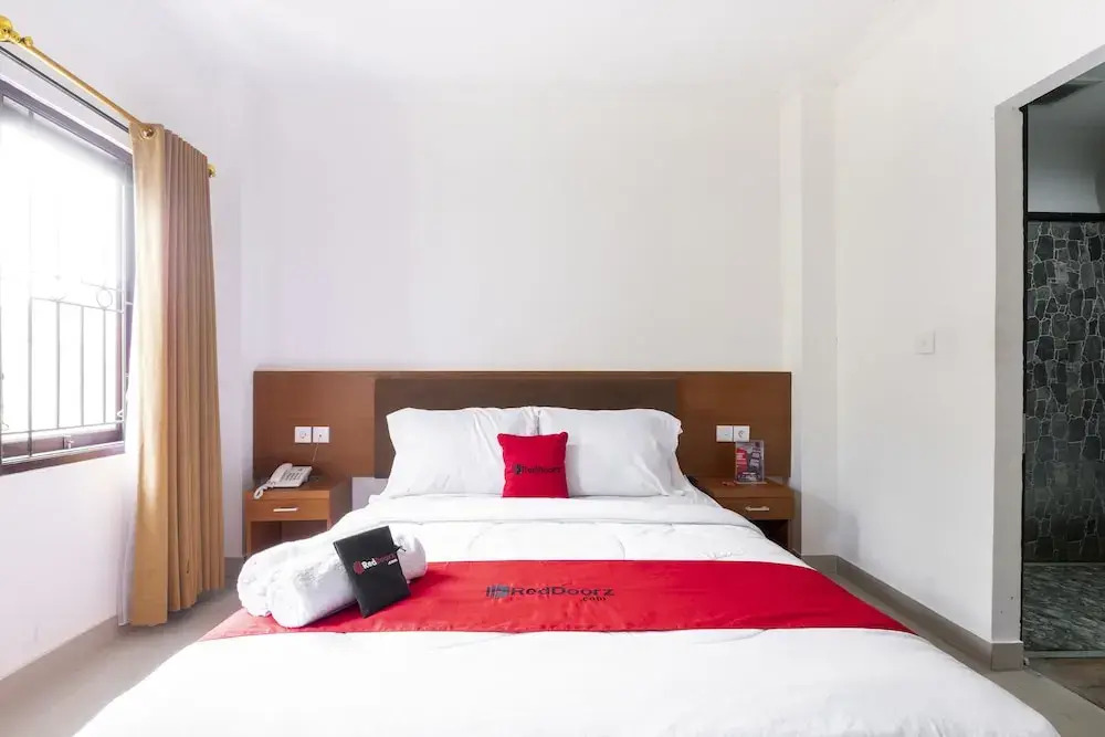 RedDoorz near Art Centre Bali
