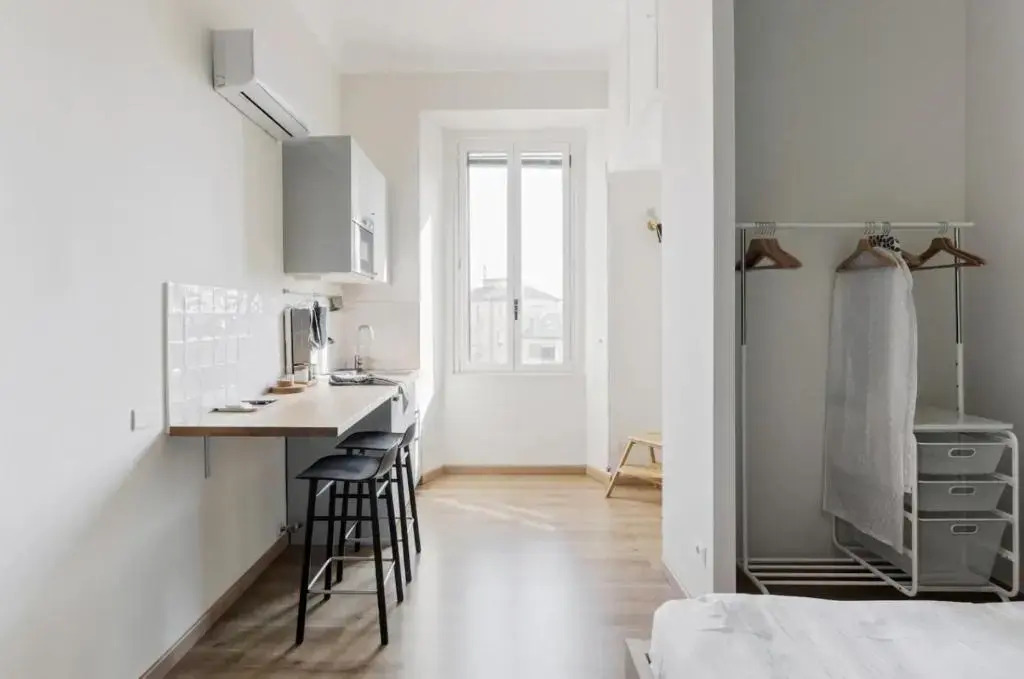 Minimal and Charming studio in Isola District