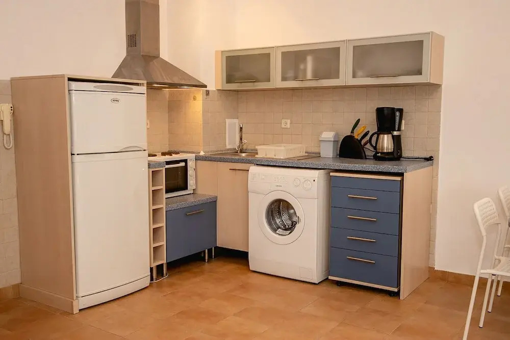 FM Premium 1-BDR Apartment with Parking - Azure Joy