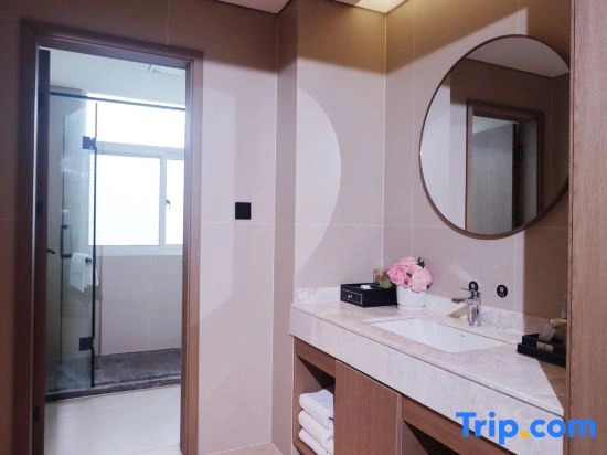 Elong R.YUN Hotel (Huayin Huashan Scenic Area Visitor Center Huashan North Station)