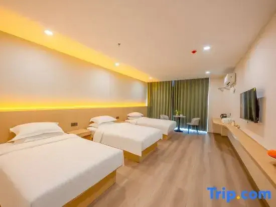 Mufeng Hotel (Zhengzhou Xinzheng Aviation Port Area Long'an Community)