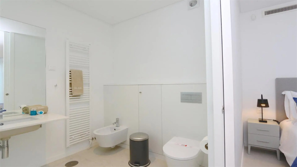 Villa Sadler- Clever Details, Central Vilamoura, Sleeps 6, luxury, walking distance