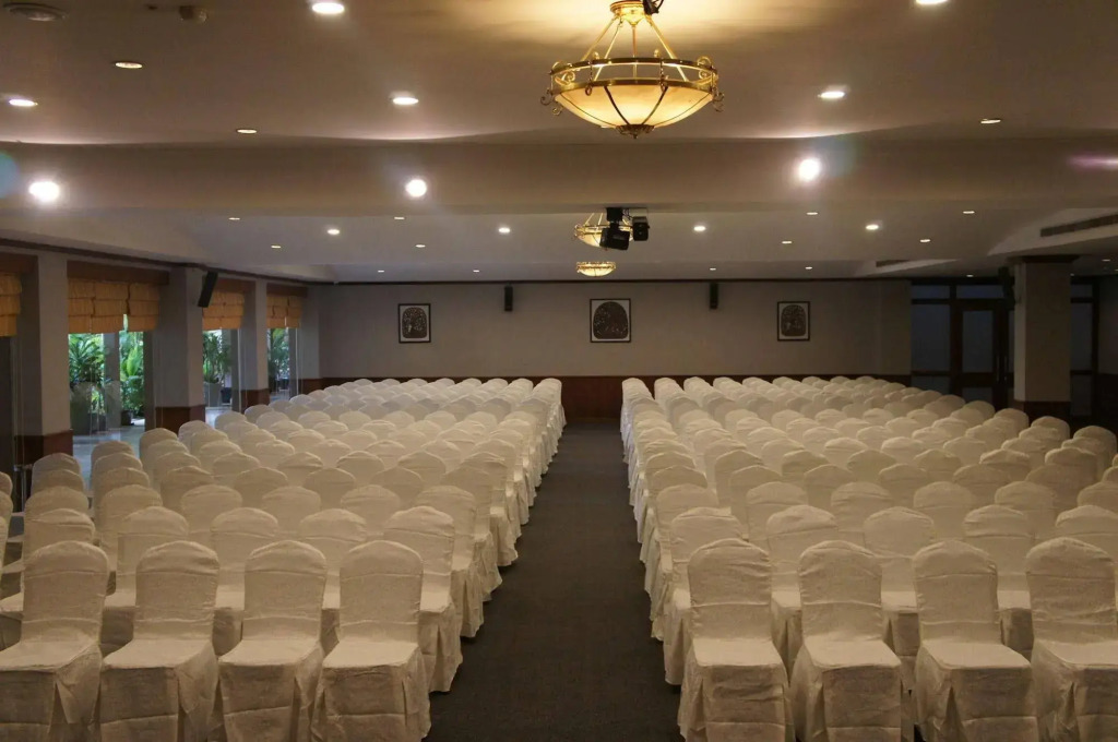 Angkor Howard Hotel
