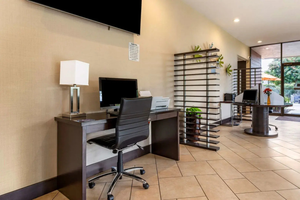 Best Western Plus Garden Court Inn
