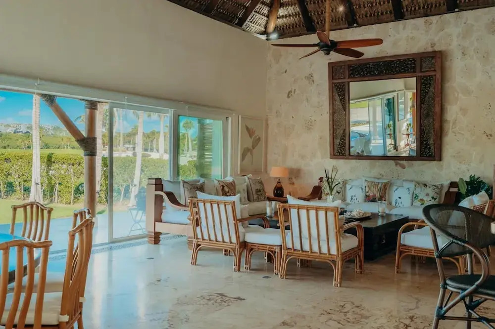 Unique Luxury Villa With Full Staff and Ocean View