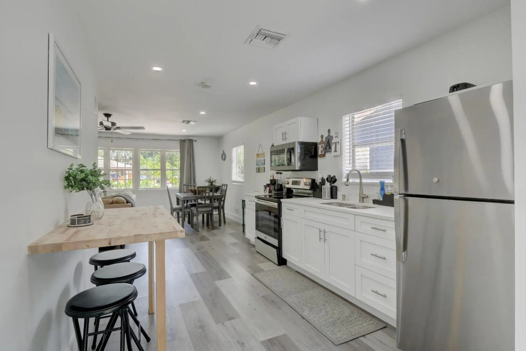 Three Rental Units In This Bonita Springs Compound