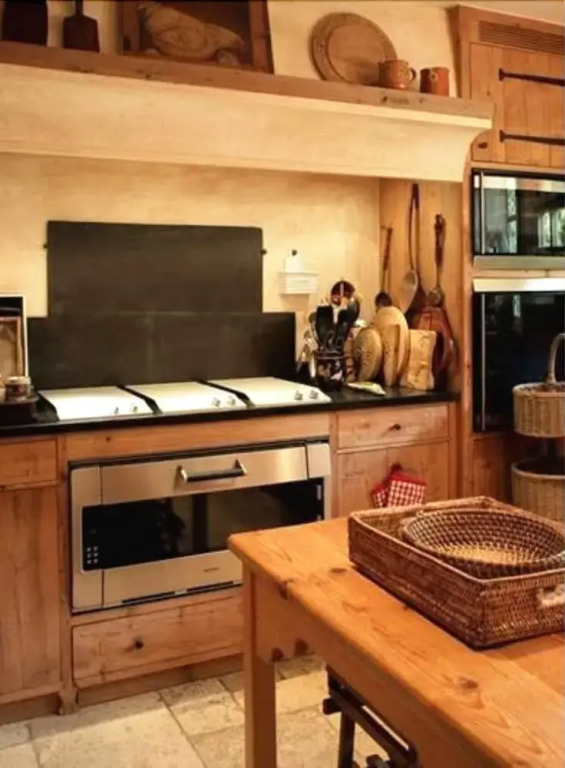 Cozy fully serviced Twin Chalets