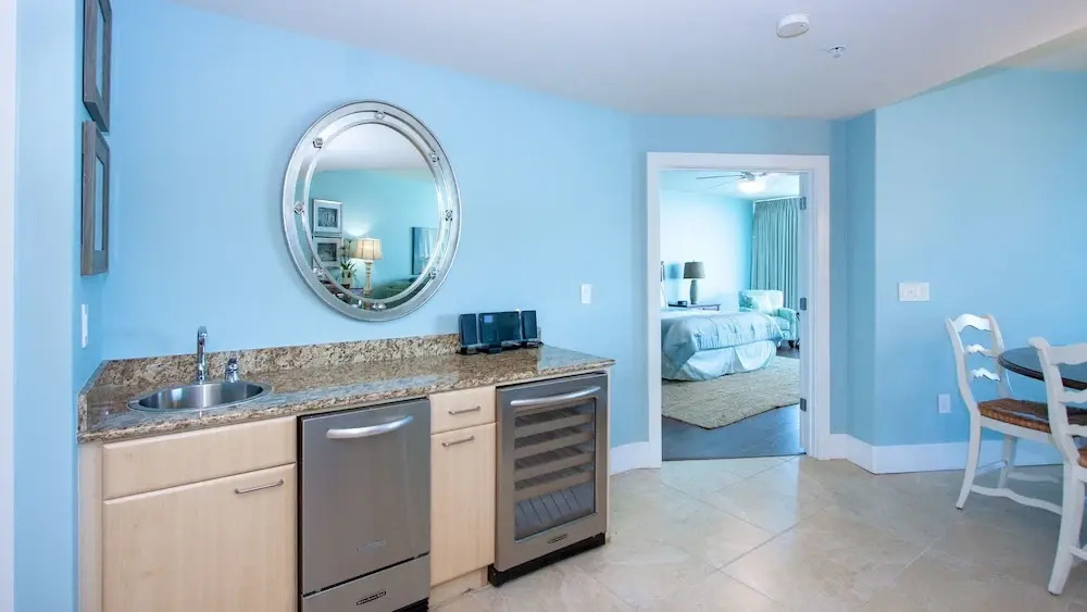 Poolside Condo With Bay Views - Unit Crc0309