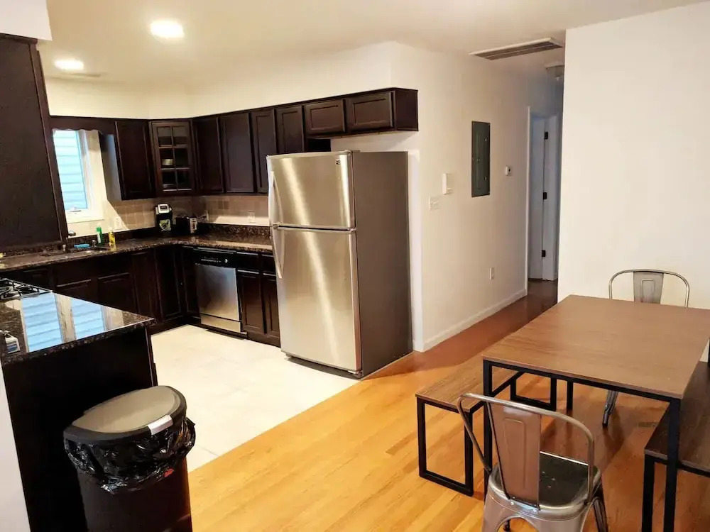 Charming 3br Apt, Only 20 Minutes To Time Square! 3 Bedroom Apts