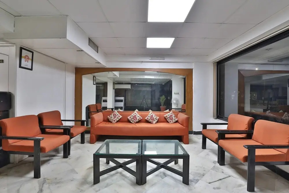 OYO 2308 Hotel Crown