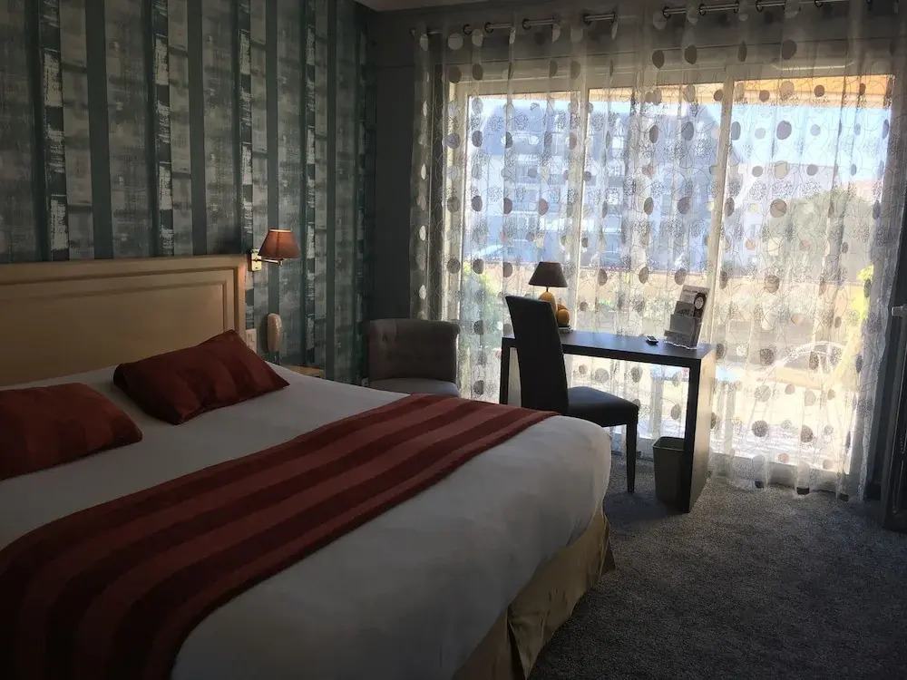Bagnoles Hotel - Contact Hotel