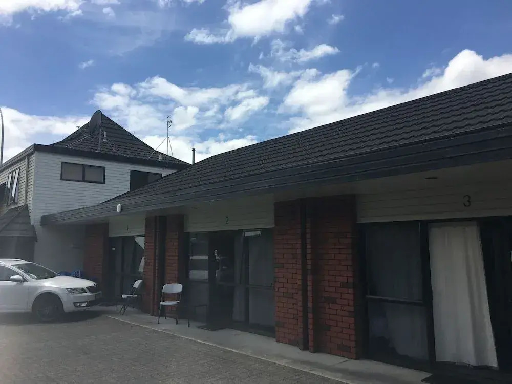 Alpha Motel