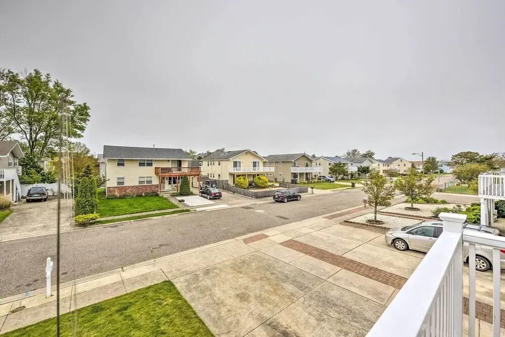 Brigantine Condo w/ Gas Grill - Walk to Beach!