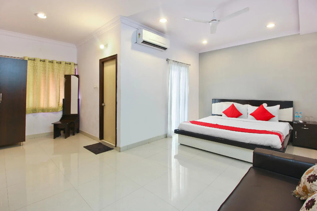 OYO 65580 Himani Chamunda View