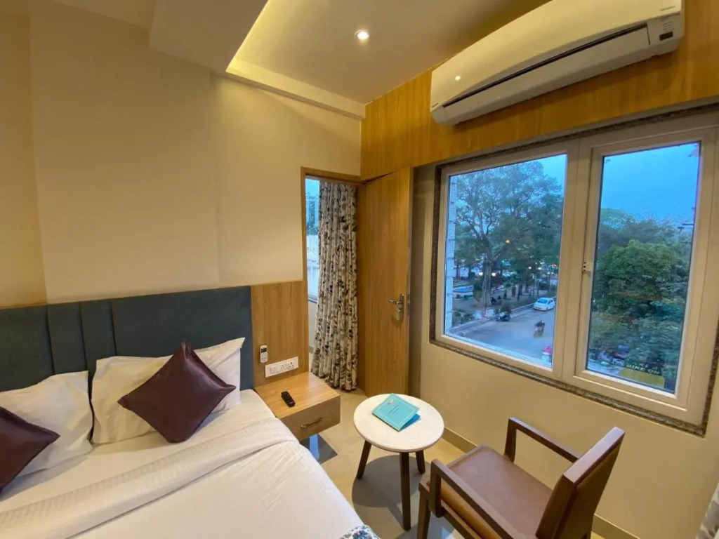 Mumbai House Express Udaipur