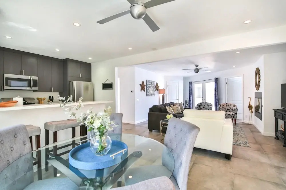 Palm Springs Villa- Three Bedroom Home