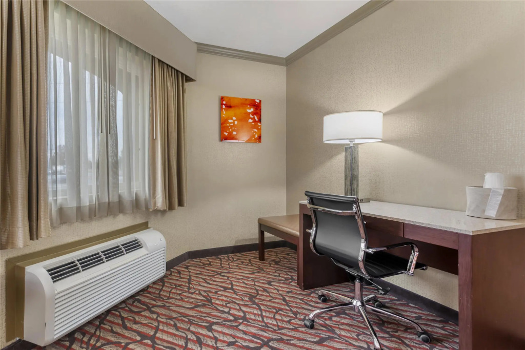 Best Western Plus Brookside Inn