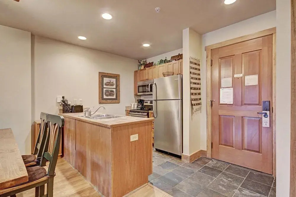 2296 Red Hawk Lodge 2 Bedroom Condo by RedAwning