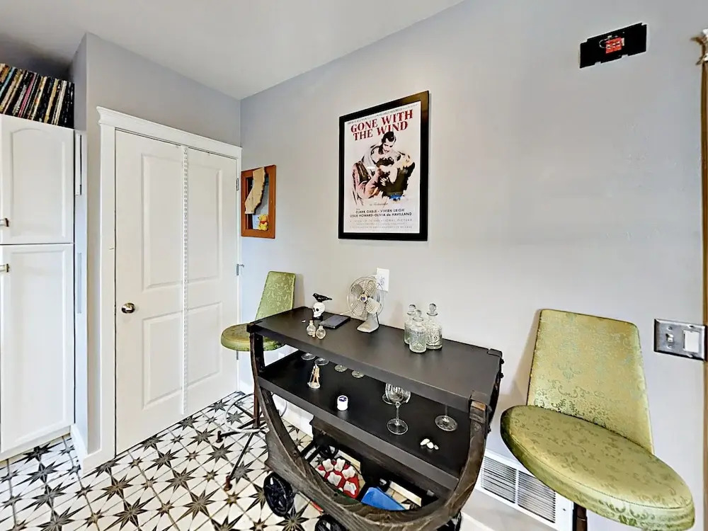 Cozy Capitol Hill W/ Patio 1 Bedroom Cottage
