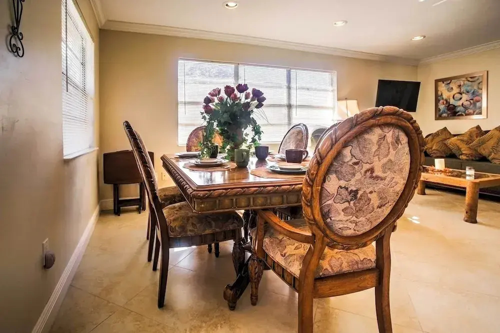 Charming Home w/ Patio Near Vanderbilt Beach