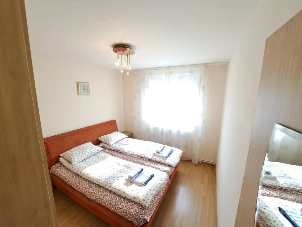 BINE AȚI VENIT La MARIA str Ion Alexandru nr 1 bl 14 ap 1
