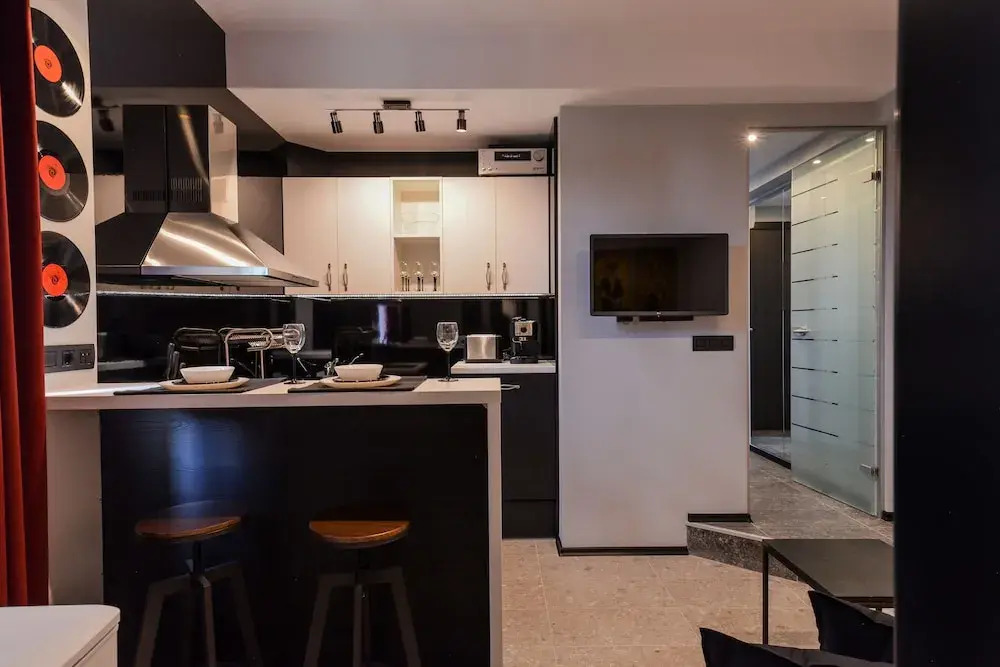 FM Luxury 1-BDR Apartment - Rock'n'Roll