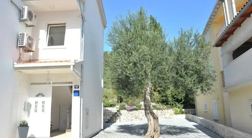 Apartments Sutalo
