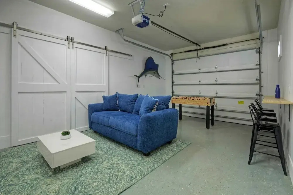 16 Palms by Avantstay Luxury Getaway, Backyard Oasis Pool & Playscape Access