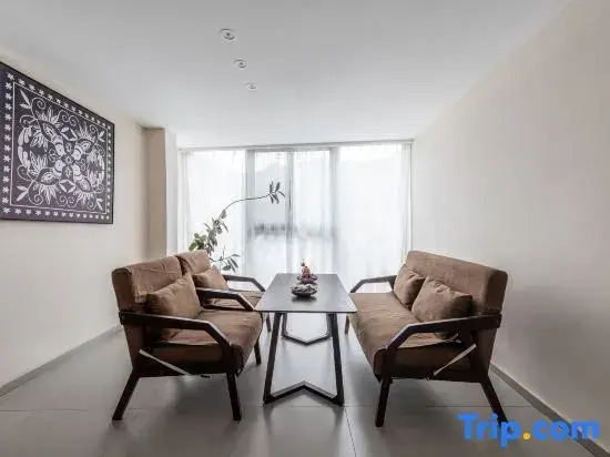 Xijiang Xinqi Hostel (No. 5 Wind Bridge Shop)