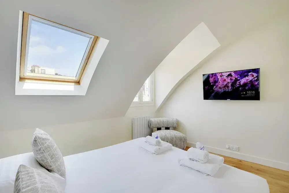 Apt a/c 3br/6p - Saint-lazare/les Champs Elysee