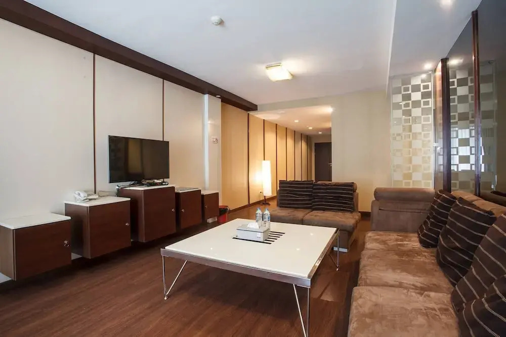 4C - 2 Bedroom Downtown Apartment With Shared Pool