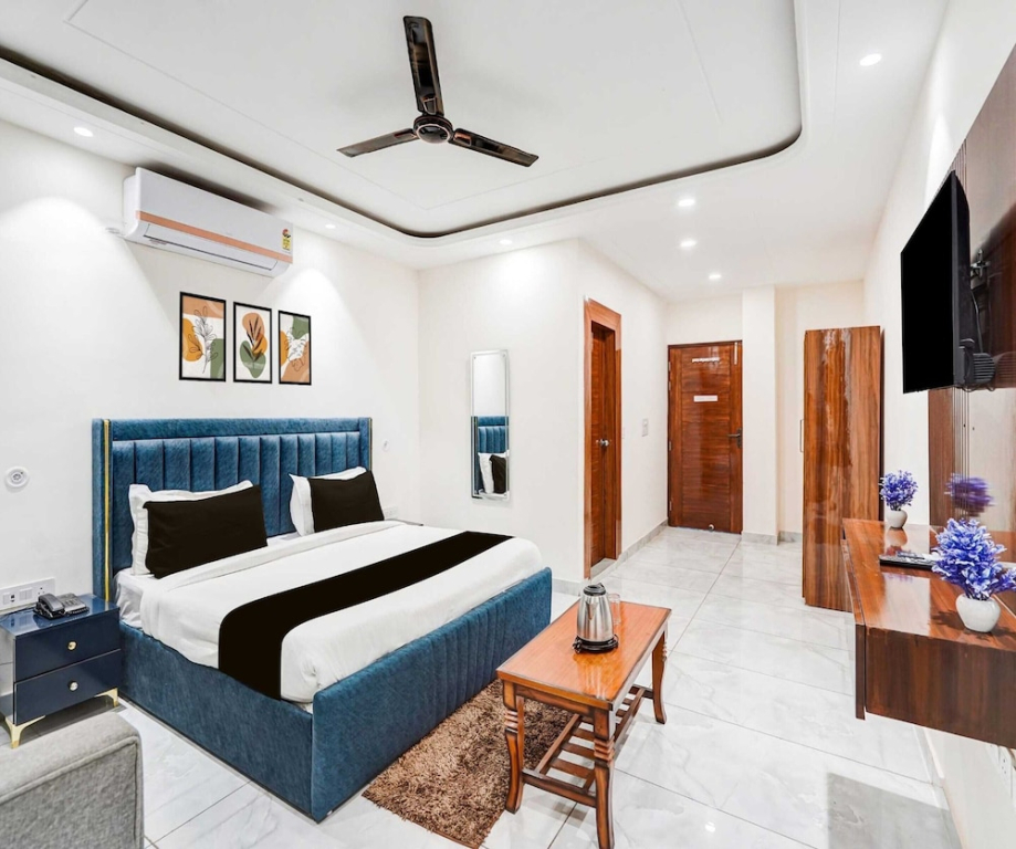 Hotel O Sector 18 Noida Formerly Terrene Empire