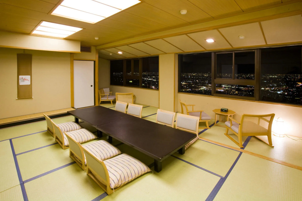 山荘 風の杜 Sanso Kazenomori