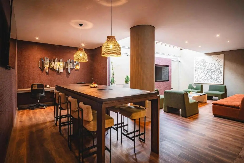 Hampton Cusco para Lima Tours