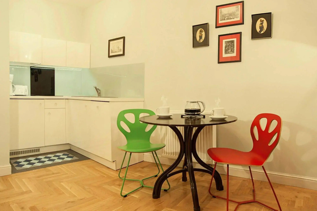Crystal Suites Chez Helena