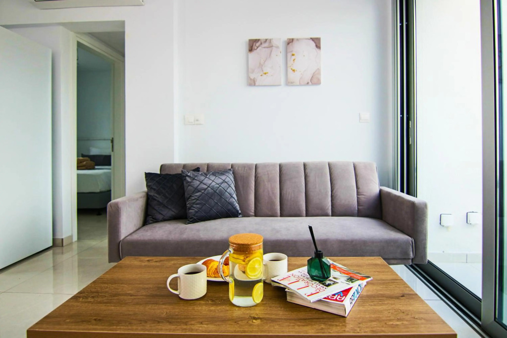 Phaedrus Living - Seaside Executive Flat Harbour 208