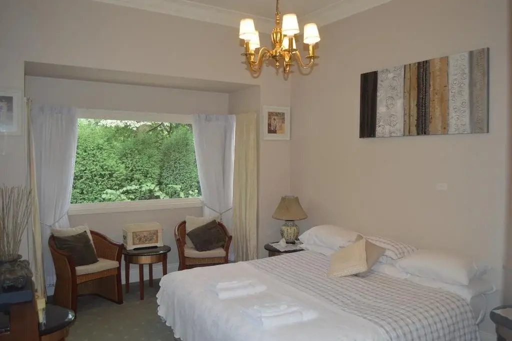 Strathburn Cottage Luxury Bed & Breakfast