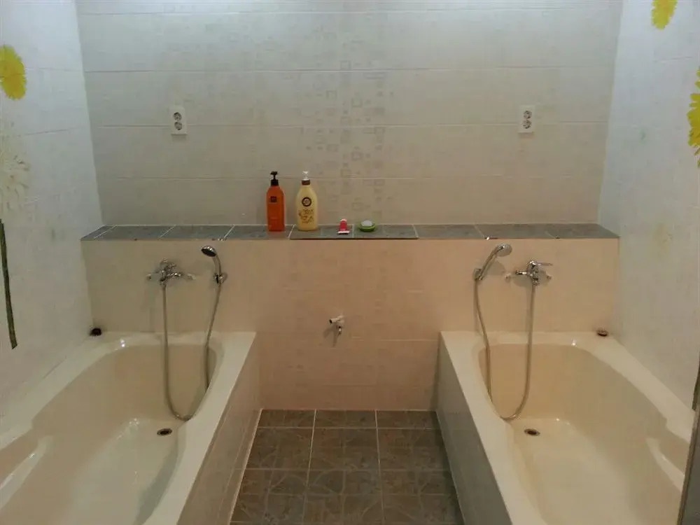 Champ Guesthouse