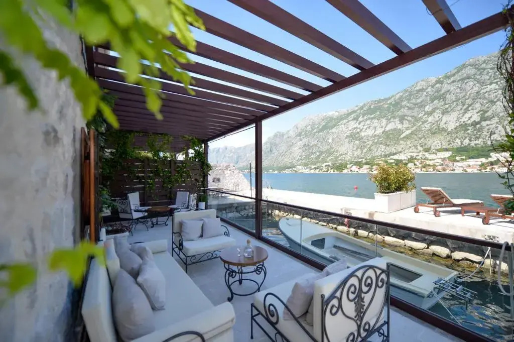 SEASIDE HOUSE KOTOR