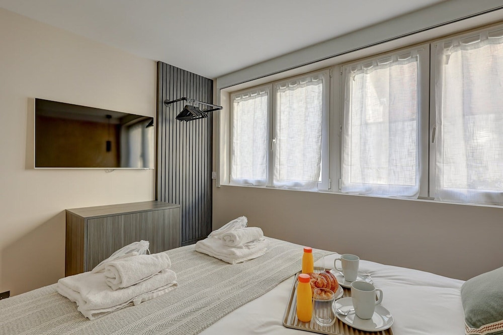Residence AC Champs de Mars Eiffel Tower by Studio Prestige