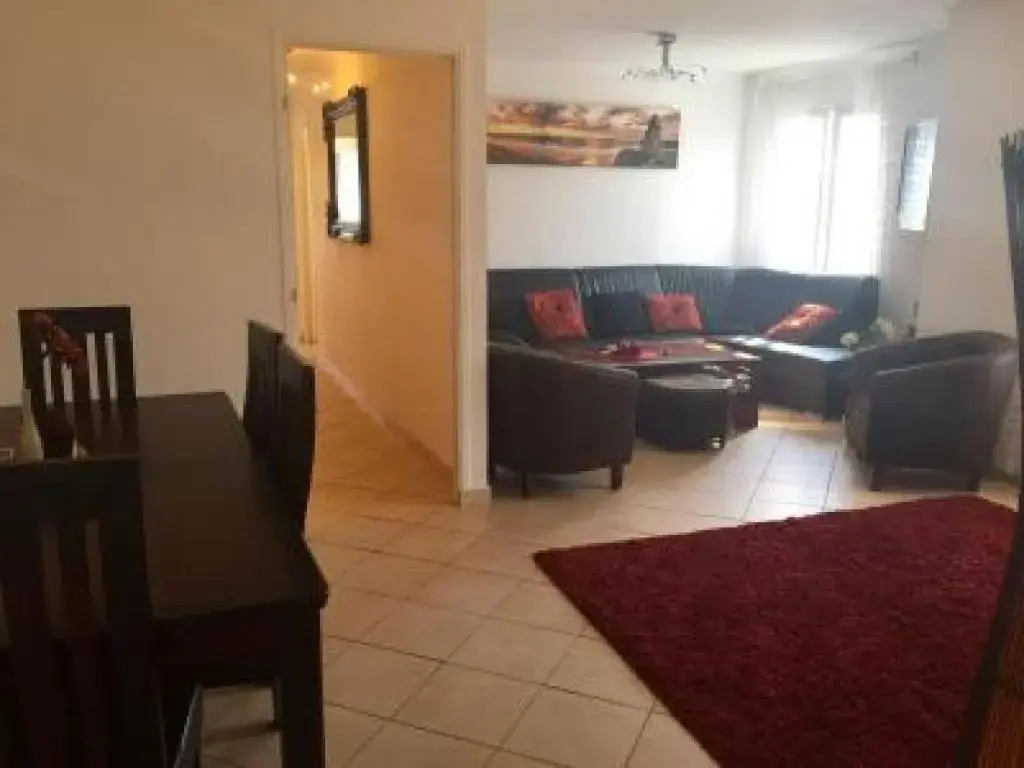 Pleasant 2 Bed Apartment in the Calm Palm Beach Area of Cannes With Beaches Nearby on all Sides - 1525