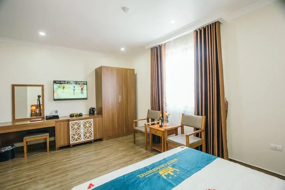 White Crown Hotel