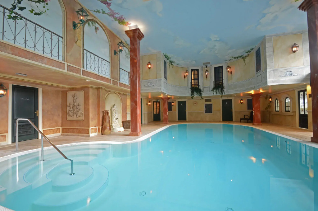 Fletcher Familiehotel De Hunzebergen