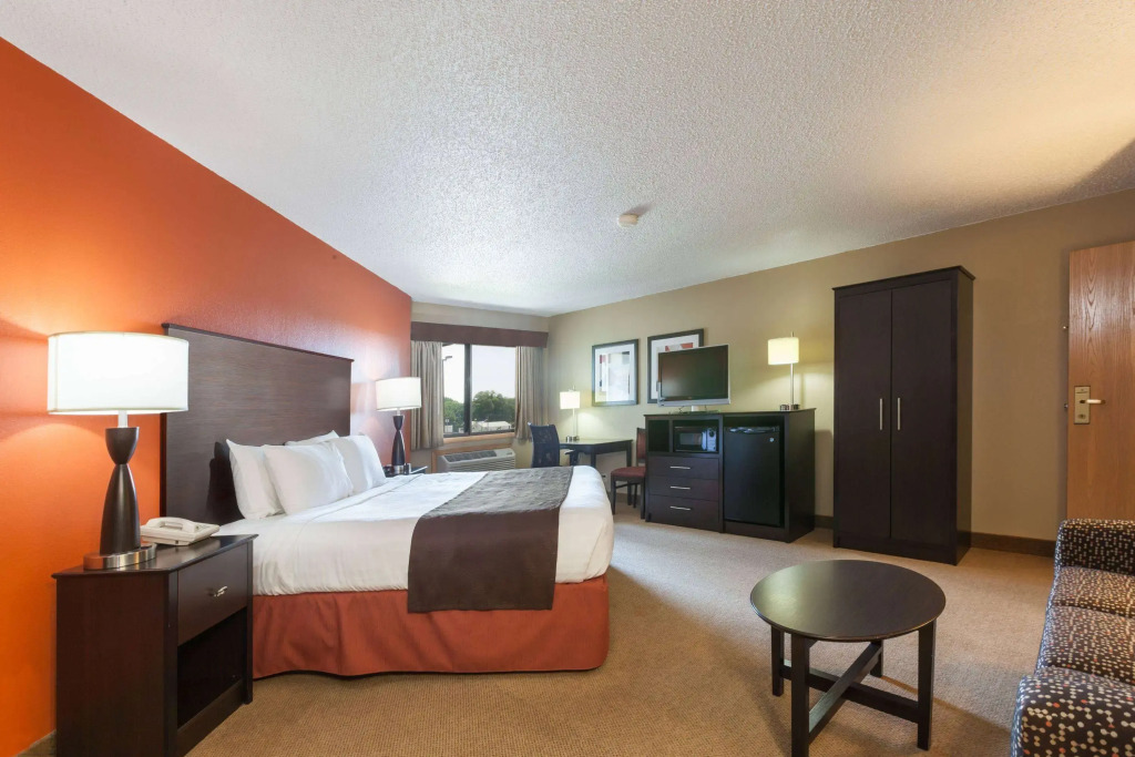 AmericInn by Wyndham Algona
